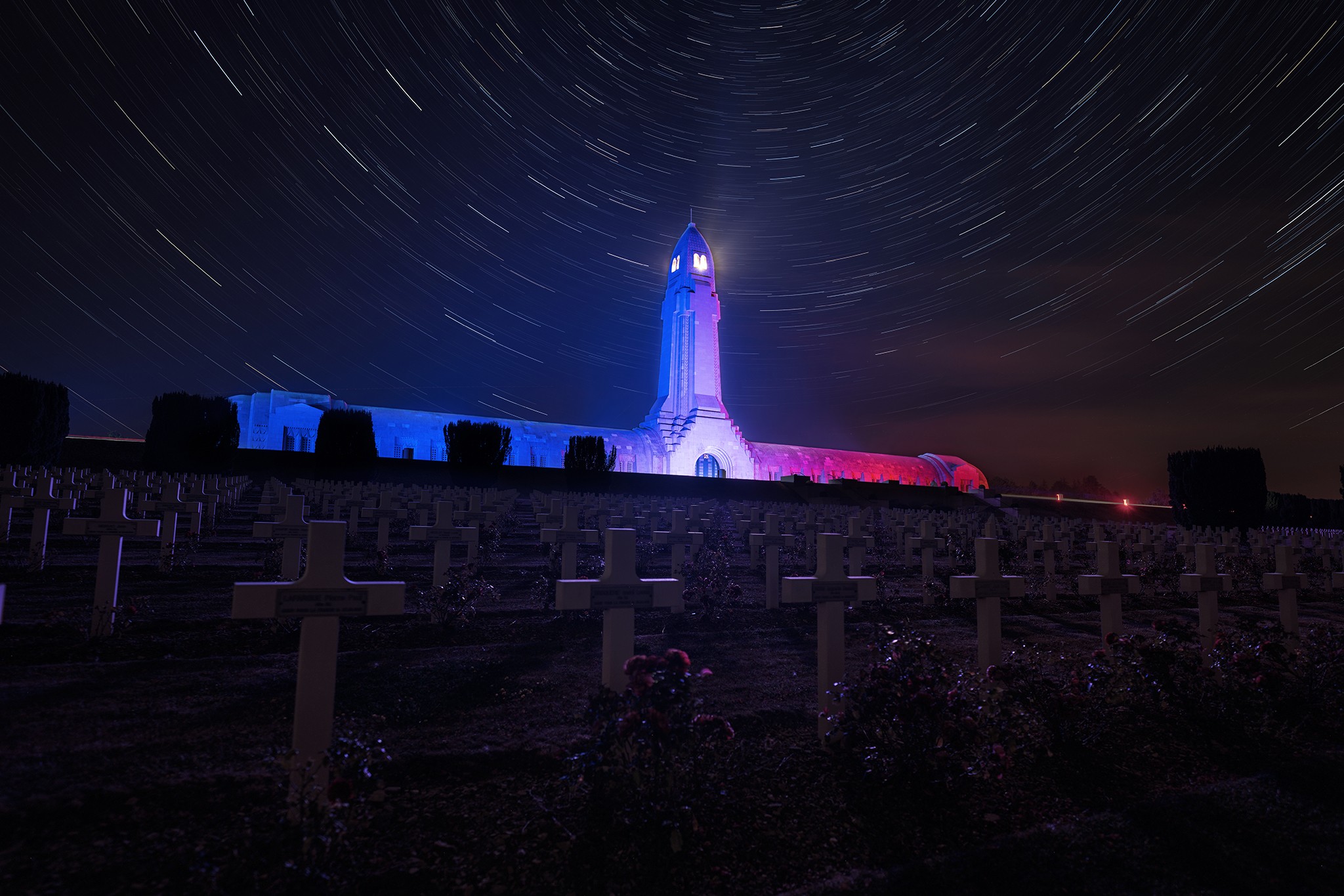 Circumpolaire au-dessus de l'Ossuaire de Douaumont | Astrophotographie Meuse